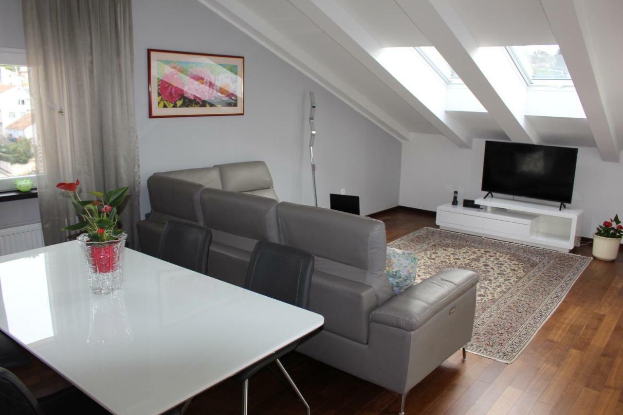 Stegic Apartment *